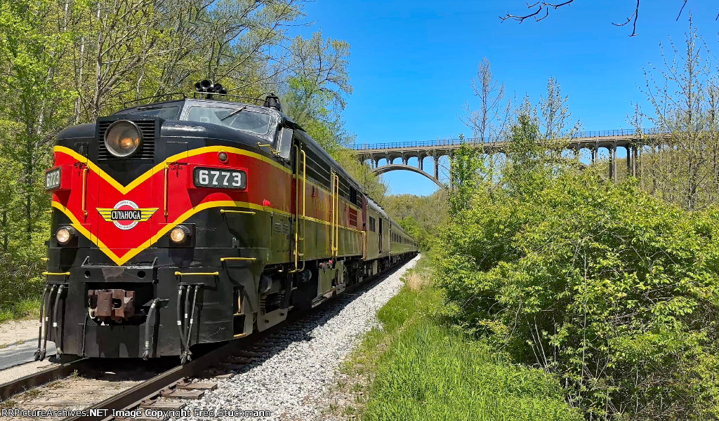 CVSR 6773 leads the southbound out from under the route 82 bridge.